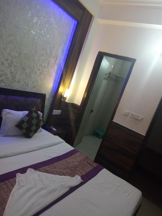 Hotel Perfect Palace Нью-Дели Экстерьер фото