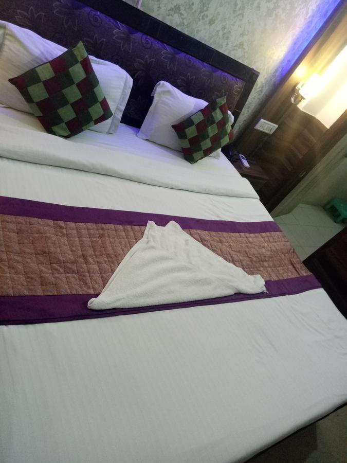 Hotel Perfect Palace Нью-Дели Экстерьер фото