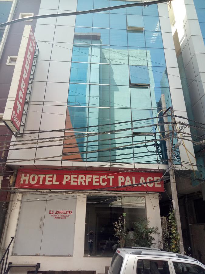 Hotel Perfect Palace Нью-Дели Экстерьер фото